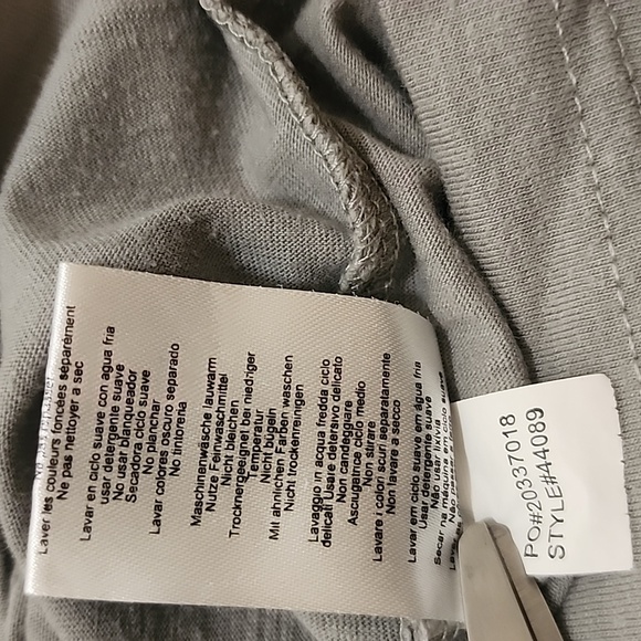 Grey Fox Deluxe Tee - Picture 6 of 8